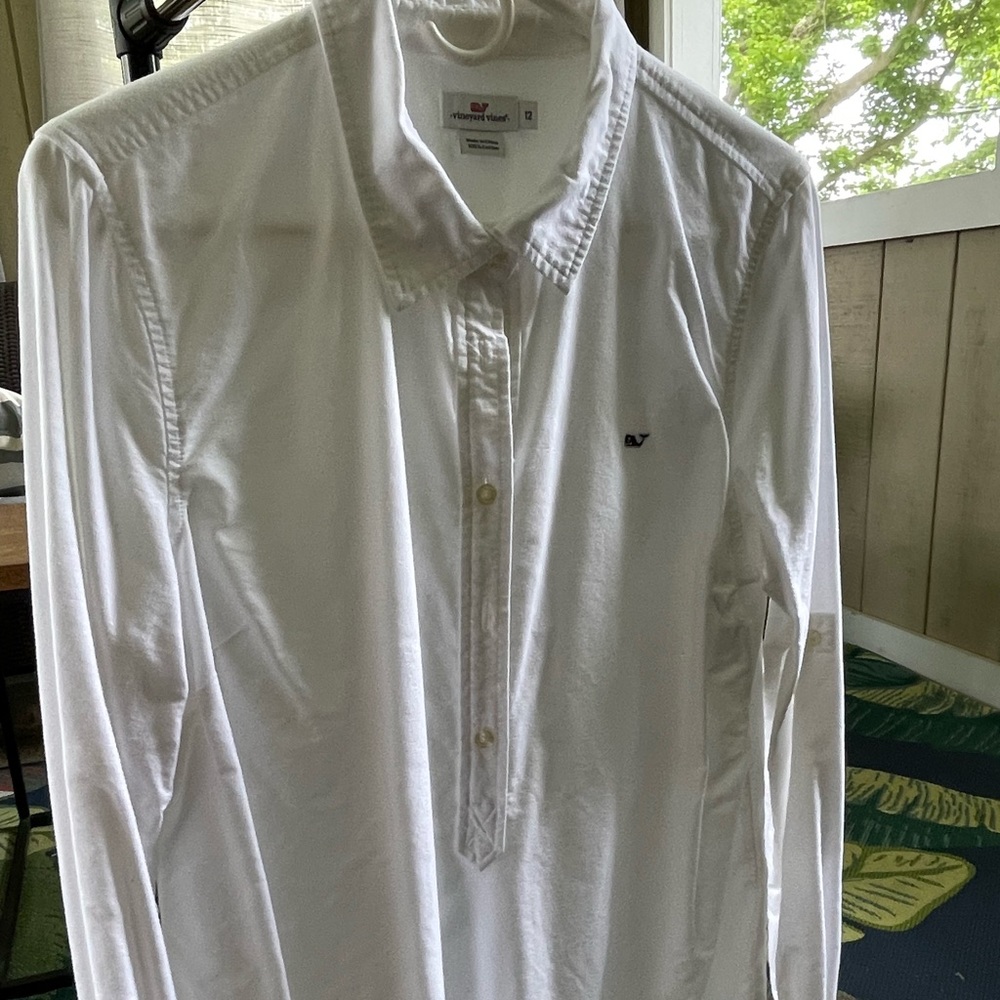 Vineyard Vines, Women’s half button down dress shirt, size 12